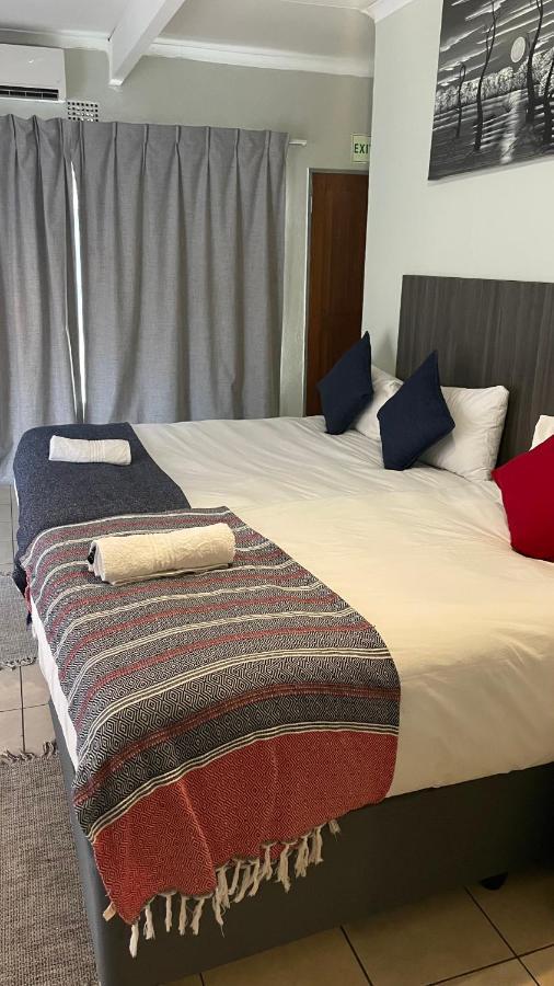 Host Hub Guest House Kempton Park Exterior foto